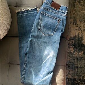 Madewell Blue Ankle Cropped Jeans with Distressed Hem